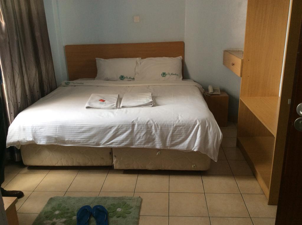 La Jardine Bed & Breakfast Nairobi Ngoại thất bức ảnh