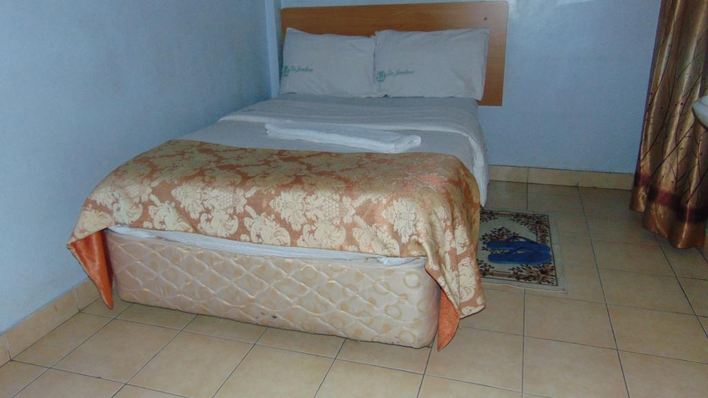 La Jardine Bed & Breakfast Nairobi Ngoại thất bức ảnh